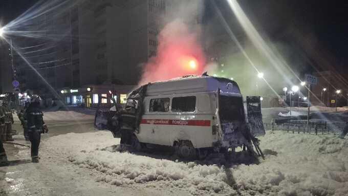 В Башкирии скорая помощь с пациентом внутри загорелась на ходу